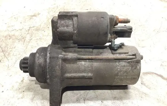 Volkswagen Caddy Starter motor 02Z911023H
