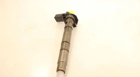 Volkswagen PASSAT CC Fuel injector 0445116030