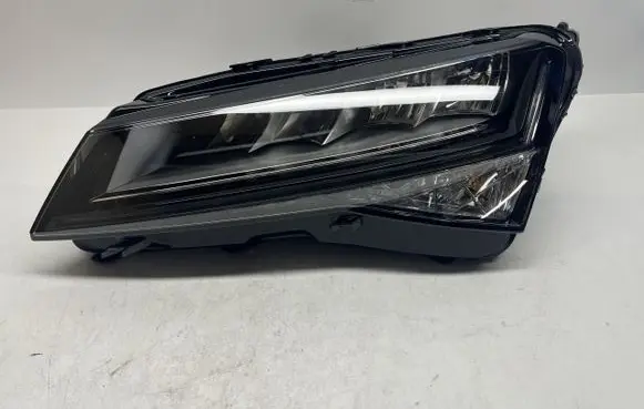Skoda Superb B5 (3U) Headlight/headlamp 3V1941015C