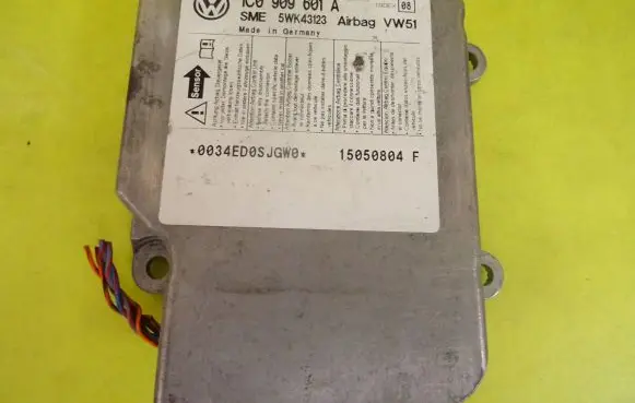 Skoda Fabia Mk1 (6Y) Airbag control unit/module 1C0909601A