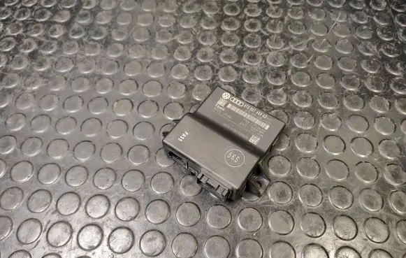Audi A5 8T 8F Gateway control module 8T0907468AD