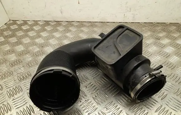 Audi Q7 4M Air intake hose/pipe 06E129616C