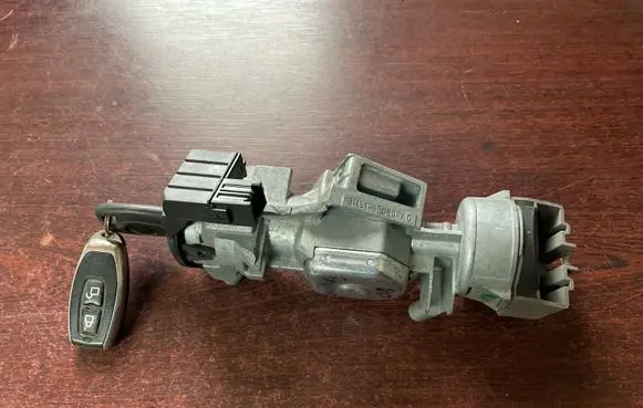 Ford Focus C-MAX Ignition lock 3M513F880AC