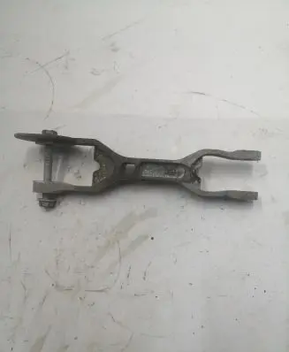 Jeep Cherokee Engine mounting bracket 68343375AB