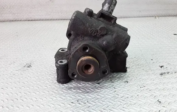 Mercedes-Benz Vito Viano W638 Power steering pump