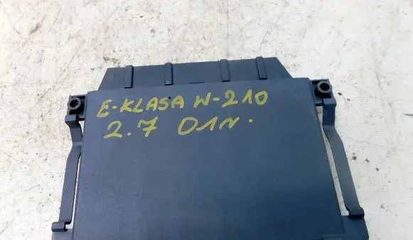 Mercedes-Benz E W210 Parking PDC control unit/module 0263004017 190895