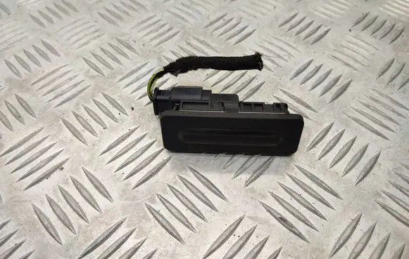 Peugeot 2008 I Tailgate opening switch 9827560380