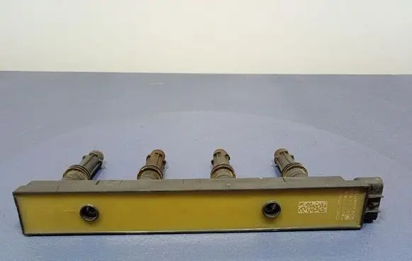 Opel Zafira C High voltage ignition coil 19005362