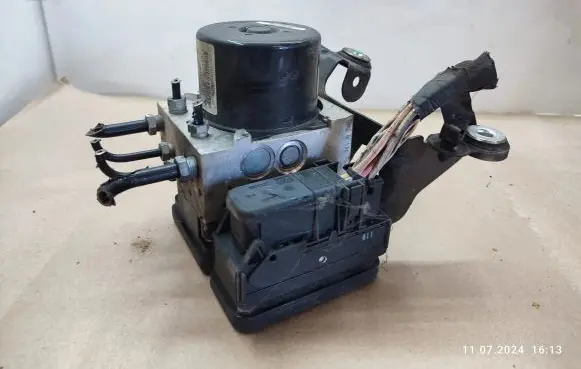 Land Rover Freelander 2 - LR2 ABS Pump 6G9N2C405DG