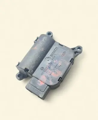 Volkswagen Touareg I Air flap motor/actuator 0132801310