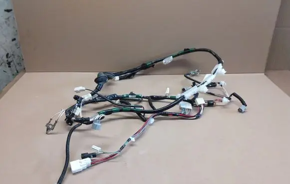 Toyota RAV 4 (XA40) Tailgate/trunk wiring harness 8218442500F