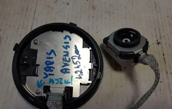 Toyota Avensis T270 Headlight ballast module Xenon 8596702010