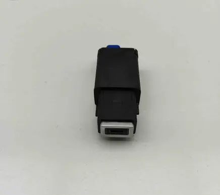 Opel Astra L USB socket connector 98483947VV 9848394880