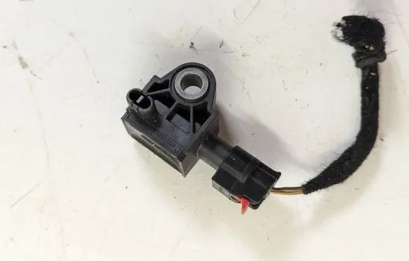 Chrysler Pacifica Airbag deployment crash/impact sensor 68174975AA 53312248