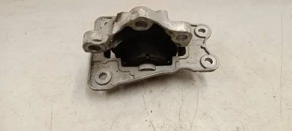 Engine mount bracket