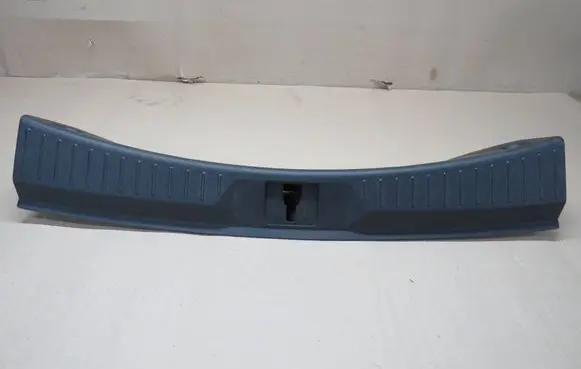 Trunk/boot sill cover protection