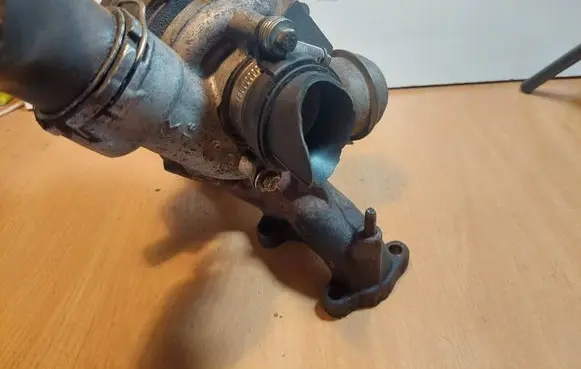Audi A4 S4 B6 8E 8H Turbo 038145702G GT1749V