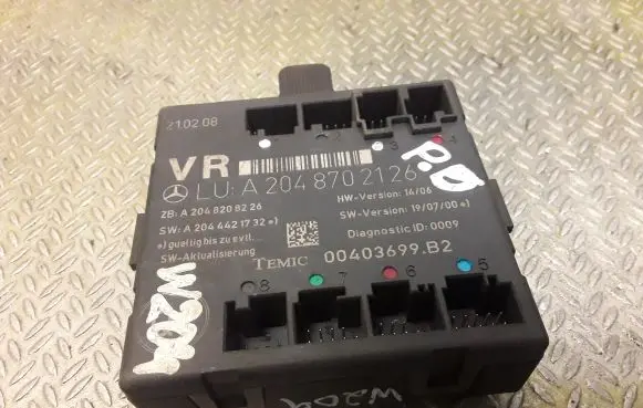 Mercedes-Benz C W204 Door control unit/module 2048702126 A2048702126