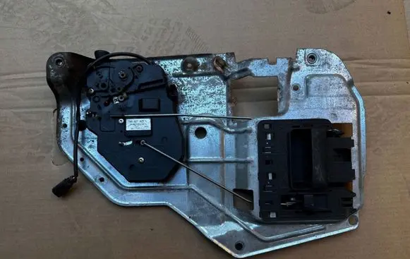 Volkswagen Transporter - Caravelle T5 Loading door lock 7H0827425L 15038 01072058000