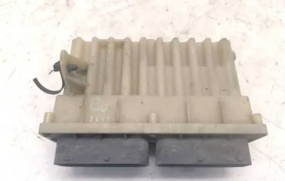 Opel Zafira A Fan control module 24410130