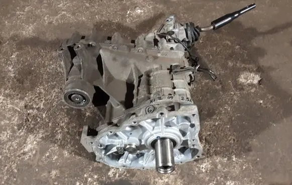 Suzuki XL7 I Gearbox transfer box case 53J