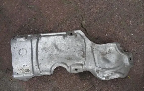 Opel Mokka Exhaust heat shield 55488552