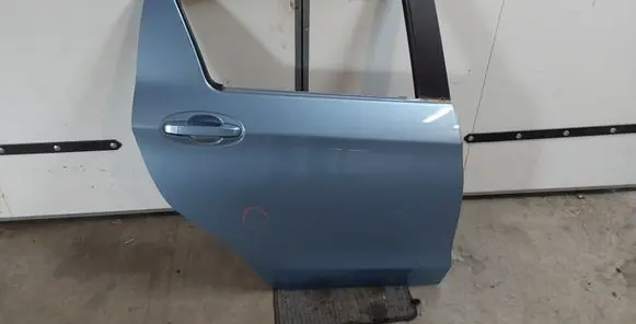 Toyota Yaris Rear door