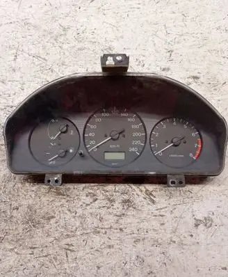 Mazda 626 Speedometer (instrument cluster) GE6WD