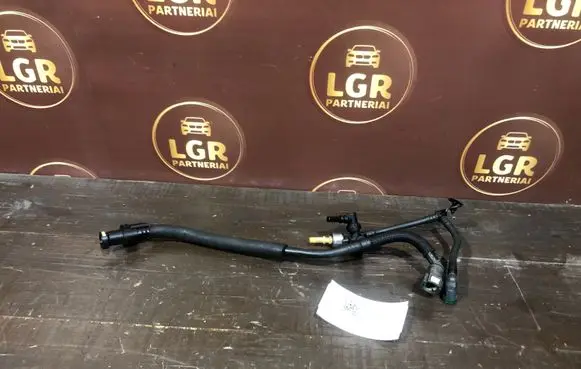 Volvo V60 Fuel main line pipe 085427