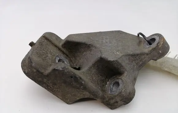 Volvo S60 Engine mounting bracket 08649262