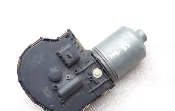 Mercedes-Benz E W212 Wiper motor A2128201240