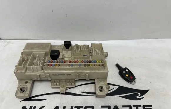 Volvo V50 Fuse box set 30728906 00325046 519096408