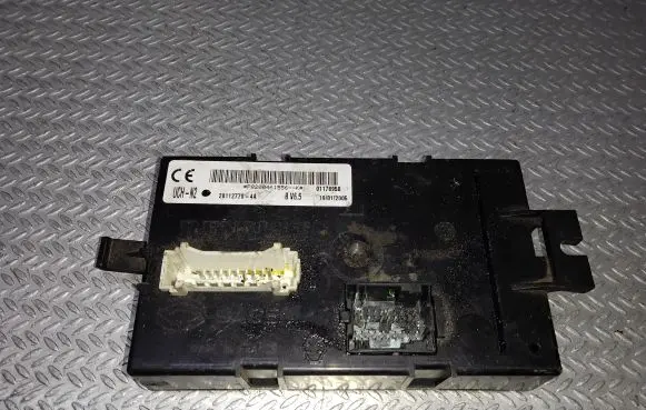 Renault Trafic II (X83) Comfort/convenience module 281127704A
