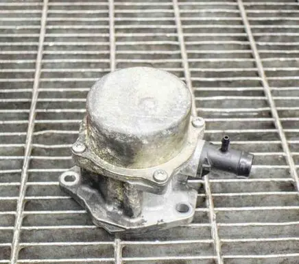 Dacia Sandero Vacuum pump 146505272R 705641000