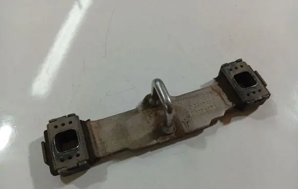 Audi A6 S6 C5 4B Rear door lock loop/hook striker 4B9827507m