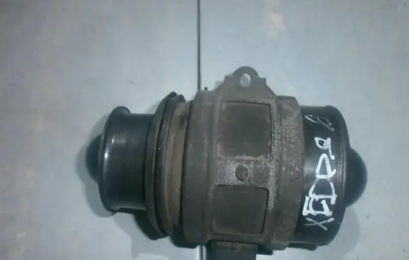 Mazda Xedos 6 Mass air flow meter 1972000060