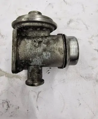BMW 5 E60 E61 EGR valve 72826402