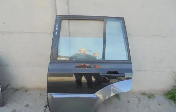 Hyundai Terracan Rear door