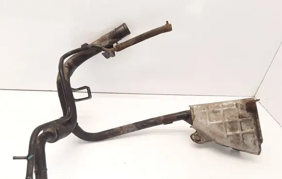 Engine coolant pipe/hose