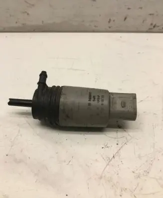 BMW 5 E60 E61 Windscreen/windshield washer pump 6934159 23557610