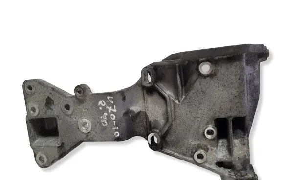 Volvo V70 Generator/alternator bracket 31258329