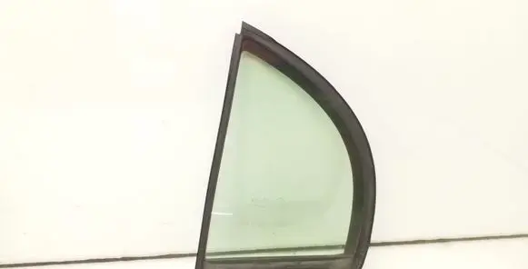 Honda Civic Rear vent window glass 