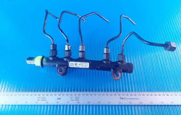 Ford Focus Fuel main line pipe