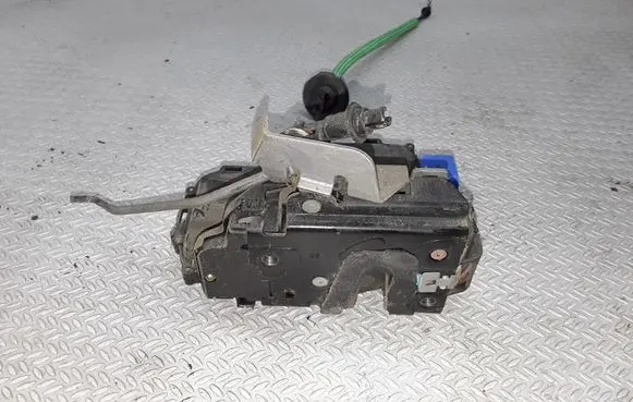 Audi A8 S8 D3 4E Rear door lock 4E0839016