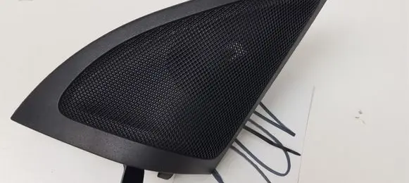 Mercedes-Benz A W176 Front door high frequency speaker A2118200202