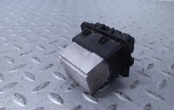 Nissan Cube Z12 Heater blower motor/fan resistor 000034ZC02