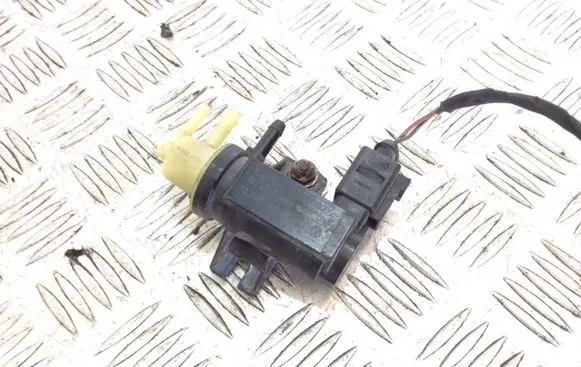 Audi A4 S4 B8 8K Turbo solenoid valve 1K0906627A