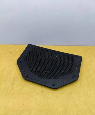 BMW 3 E90 E91 Subwoofer grill/trim 6925337 A106