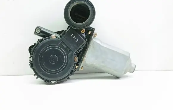 Toyota Corolla Verso E121 Rear door window regulator motor 8571013040 0620401540