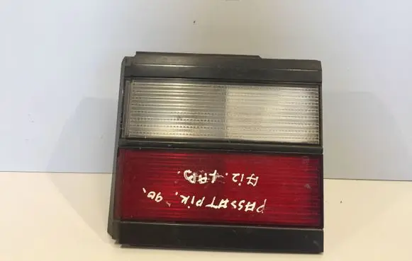 Volkswagen PASSAT B3 Tailgate rear/tail lights 333945108